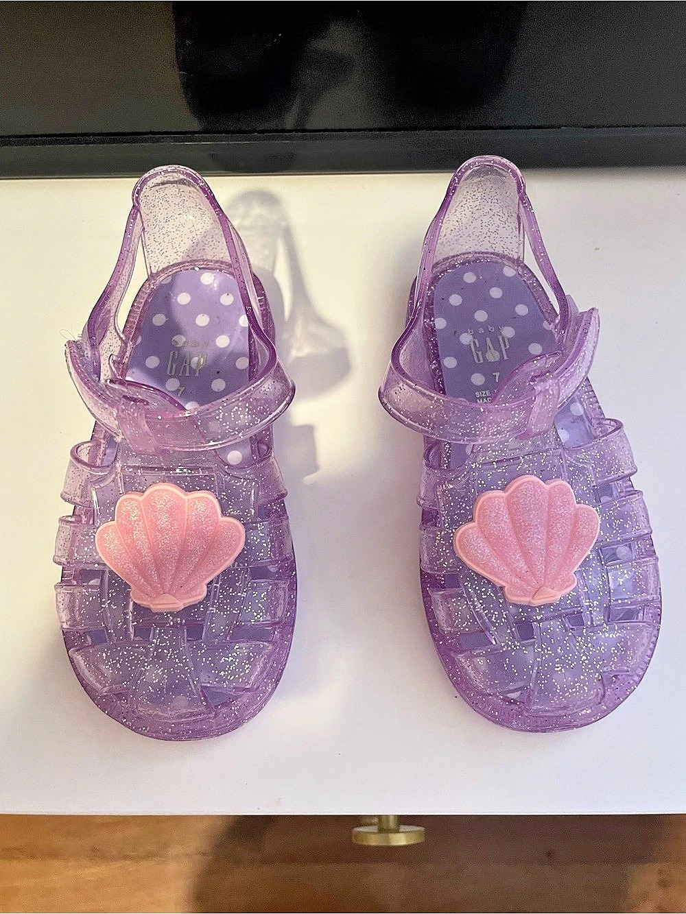 Toddler size 7 Gap Purple Glitter Shell Jelly Sandals